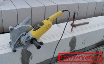 Shot blasting of gas blocks Shot blasting of gas blocks