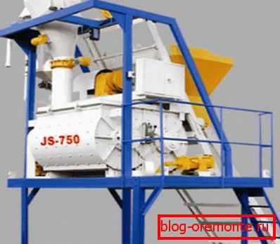 Mixer for concrete. Mixer for concrete.