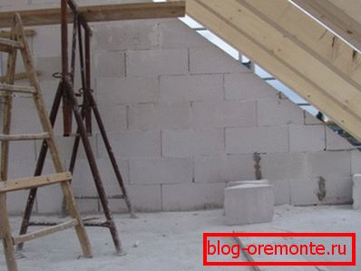 Creating a pediment on the basis of aerated concrete blocks Creating a pediment on the basis of aerated concrete blocks