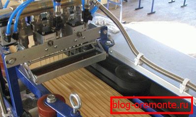 Machine for the production of glued wood Machine for the production of glued wood