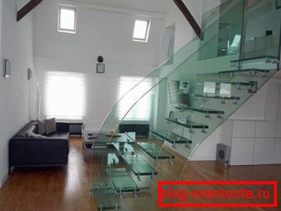 Glass railing for stairs - attractive, reliable and unique