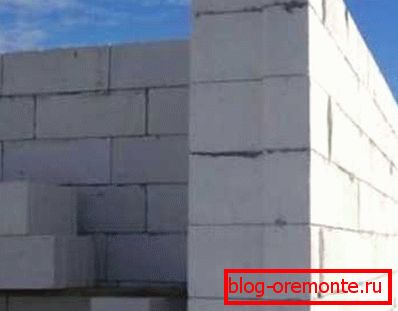 Light concrete wall