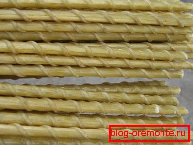 Polymeric composite cores based on fiberglass.