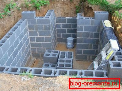 Construction of the cellar из керамзитобетонных блоков Construction of the cellar из керамзитобетонных блоков