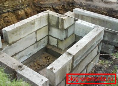 Construction of the cellar из железобетонных блоков Construction of the cellar из железобетонных блоков