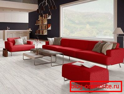 Bright laminate in the living room