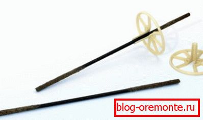 This is how flexible plastic ties with clamps for insulation look like. This is how flexible plastic ties with clamps for insulation look like.