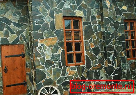 The technology of finishing the facade of the house