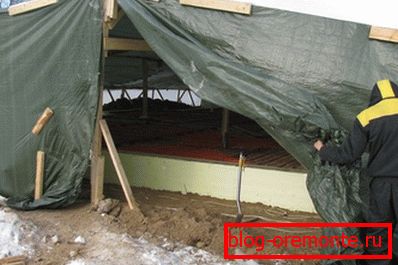 Awning shelter for monolithic concrete works. Awning shelter for monolithic concrete works.