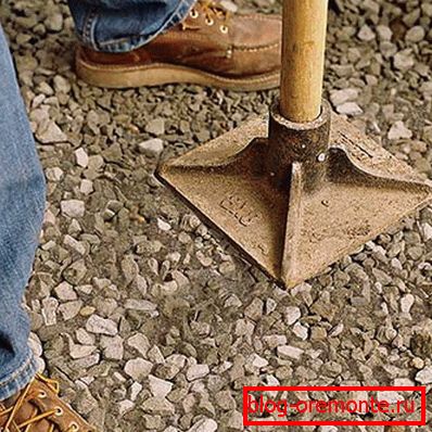 Rubble tamper Rubble tamper