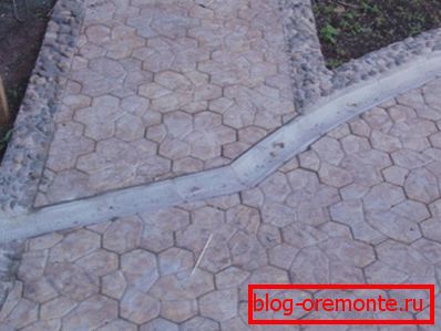 Ultra-concrete pavement is a democratic option for a country house (you will not need to do any repairs in a year) Ultra-concrete pavement is a democratic option for a country house (you will not need to do any repairs in a year)