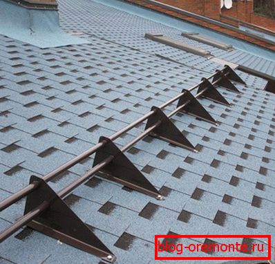 Tubular snow guards