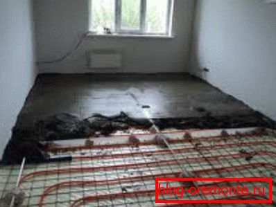 Cement screed over a warm floor