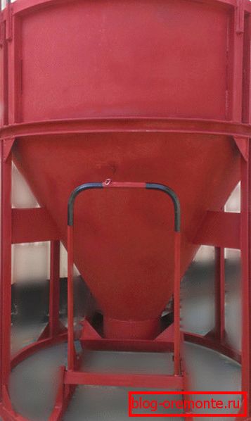 Comfortable grip handle - an important part of the design Comfortable grip handle - an important part of the design