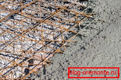 The workability of the mixture is important, among other things, when casting a monolith with tight reinforcement. The workability of the mixture is important, among other things, when casting a monolith with tight reinforcement.