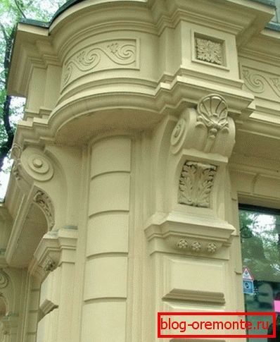 Corner facade decor made of glass fiber concrete Corner facade decor made of glass fiber concrete