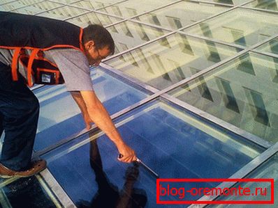 Glass roof maintenance