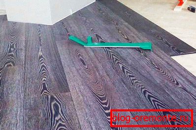 Laying laminate flooring from plywood