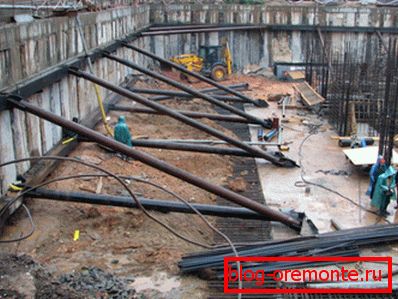 Strengthening retaining walls on a large object. Strengthening retaining walls on a large object.