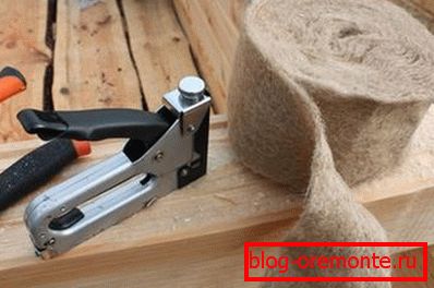 It is best to fix the compactor on the beam with a stapler It is best to fix the compactor on the beam with a stapler