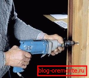 installation of wooden doors