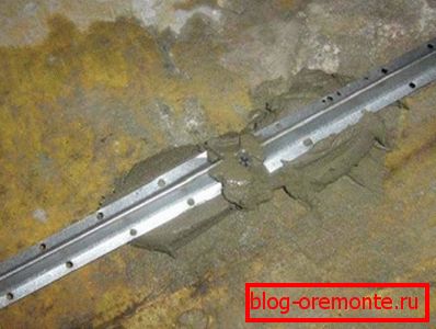 Installation of beacons under the screed Installation of beacons under the screed