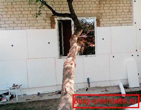 Thermal insulation of the house foam