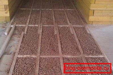 In the frame house floor insulated with expanded clay