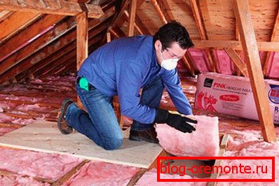 The process of laying insulation The process of laying insulation