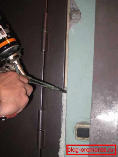 Foam insulation to insulate iron front door
