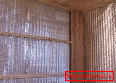 Heater с отражающей поверхностью может послужить отличным изолятором для парной, поскольку не выпускает инфракрасное излучение изнутри Heater с отражающей поверхностью может послужить отличным изолятором для парной, поскольку не выпускает инфракрасное излучение изнутри