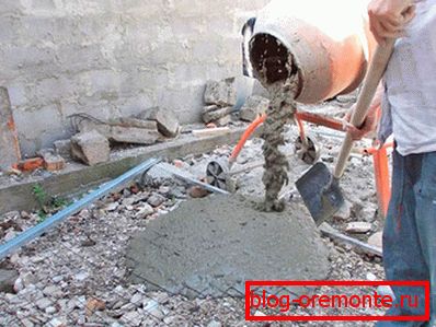 You can use construction waste as bedding. You can use construction waste as bedding.
