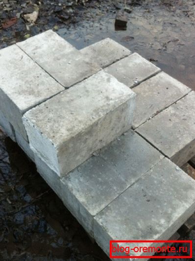 The weight of the concrete block 200x200x400b does not exceed 35 kg The weight of the concrete block 200x200x400b does not exceed 35 kg