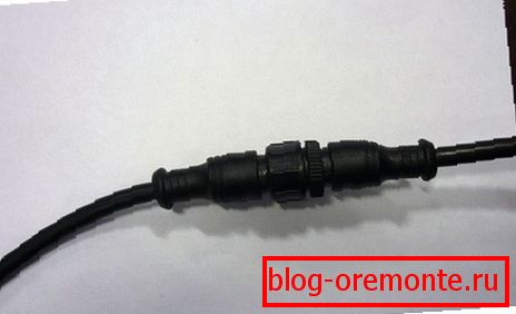 Waterproof connector for street lights