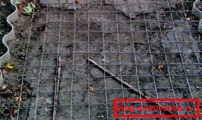 Wavy formwork, implemented with the help of slate segments Wavy formwork, implemented with the help of slate segments