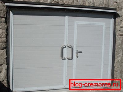 Gate from a sandwich panels, with the swing mechanism of opening Gate from a sandwich panels, with the swing mechanism of opening