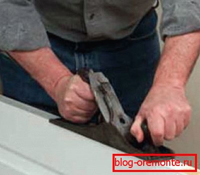 Gap recovery wooden door repair