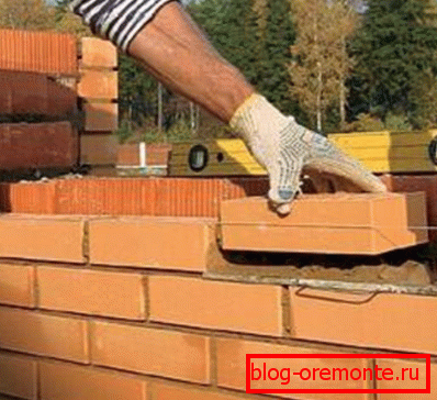 Erection of a brick wall Erection of a brick wall