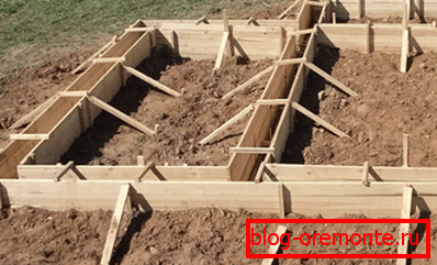 Erected formwork of boards Erected formwork of boards