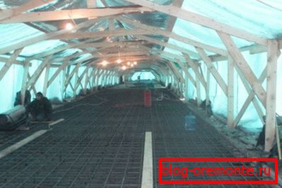 Temporary construction can be erected from improvised means, which is an undoubted advantage Temporary construction can be erected from improvised means, which is an undoubted advantage