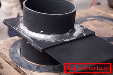 Flap gate for chimney