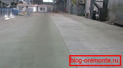 Molded concrete screed