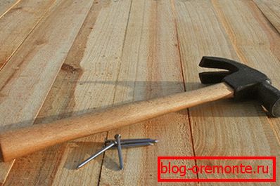 We work with wood floor