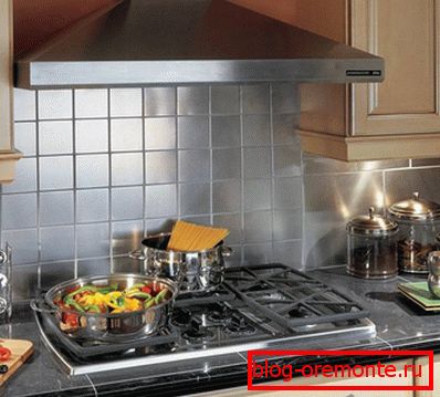 How to hang a hood over the stove