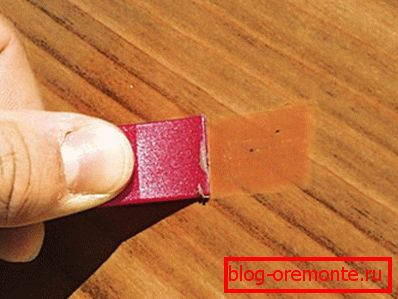 how to repair a wooden door