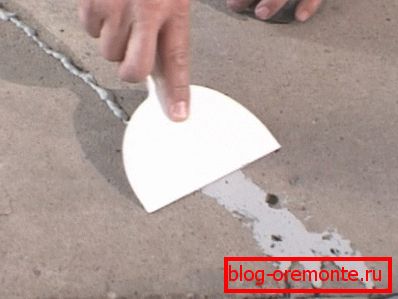 Sealing cracks Sealing cracks