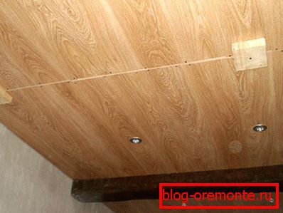 Close the joints with decorative beams Close the joints with decorative beams