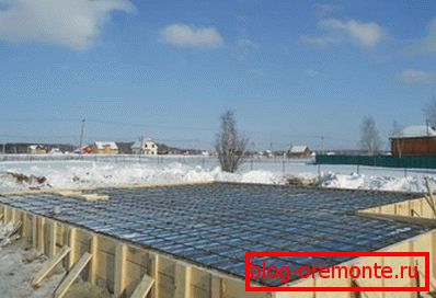 Filling the foundation and in low-rise construction is possible in winter Filling the foundation and in low-rise construction is possible in winter