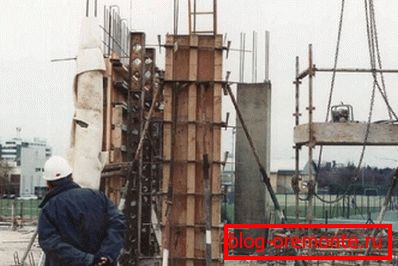 Casting monolithic products at the construction site Casting monolithic products at the construction site