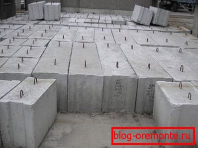 Reinforced concrete blocks Reinforced concrete blocks
